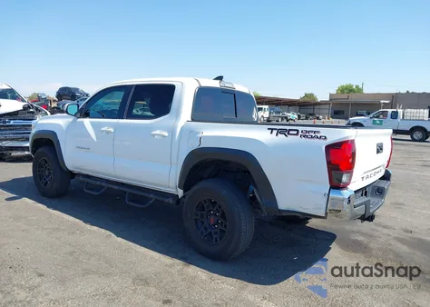 2018 Toyota Tacoma Trd Off Road z USA, uszkodzony, nr VIN 3TMAZ5CN8JM071010